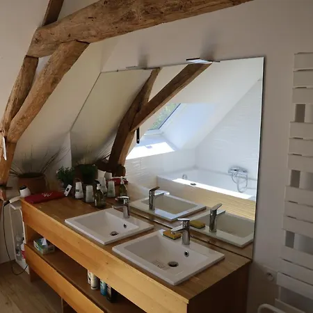 Ferme Des Trois Poiriers, Bed & Breakfast Teloche